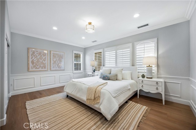 9 Whitford, Irvine CA: https://media.crmls.org/medias/37944171-5275-417b-892a-97b4dd3a6df3.jpg