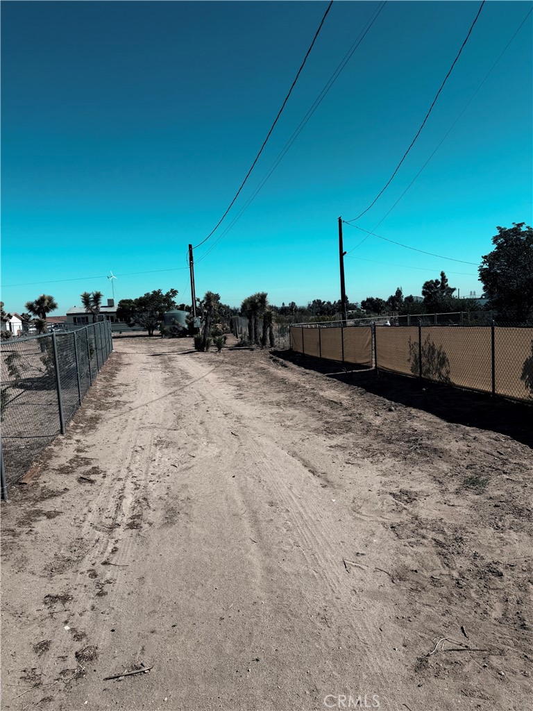 https://media.crmls.org/medias/3794b83f-84d8-46af-8006-06cf091265a7.jpg?preset=X-Large