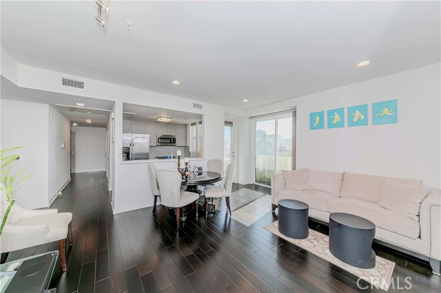 Detail Gallery Image 10 of 39 For 436 S Virgil Ave #403,  Los Angeles,  CA 90020 - 2 Beds | 2 Baths