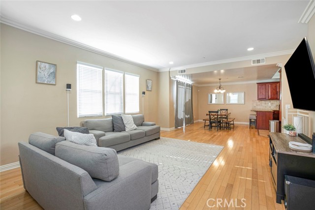 2755 Montrose Avenue photo 5