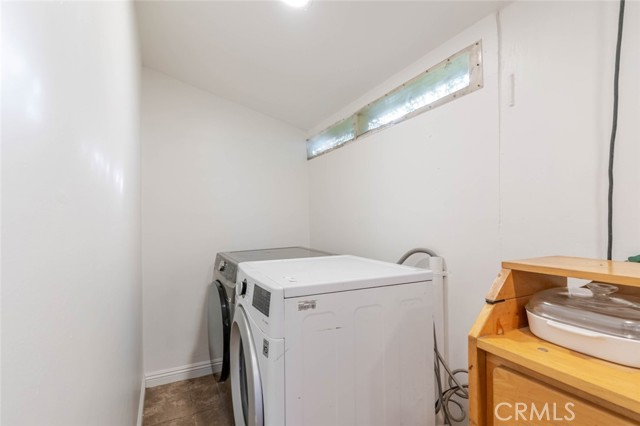 Detail Gallery Image 6 of 29 For 10434 Irma Ave, Tujunga,  CA 91042 - 2 Beds | 1 Baths