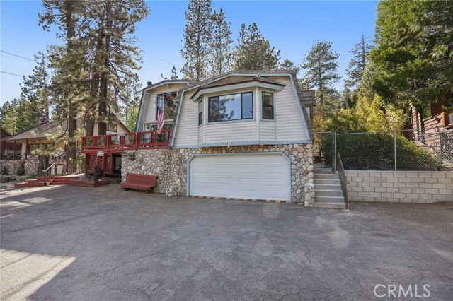 Detail Gallery Image 4 of 41 For 572 Cienega Rd, Big Bear Lake,  CA 92315 - 3 Beds | 3 Baths