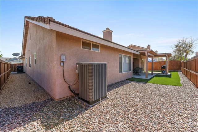 Detail Gallery Image 4 of 30 For 3267 Desert Cloud Ave, Rosamond,  CA 93560 - 4 Beds | 2 Baths