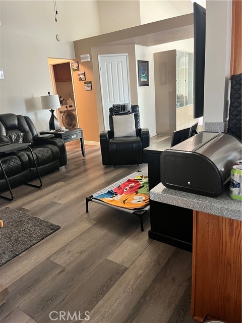 Detail Gallery Image 5 of 22 For 3653 Toscany Ct, Palmdale,  CA 93550 - 4 Beds | 2 Baths