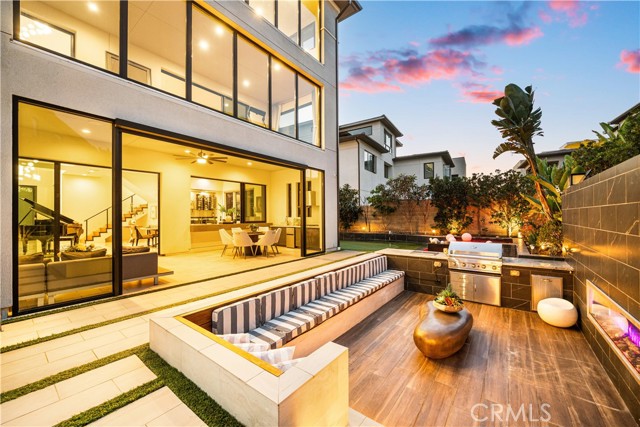 Detail Gallery Image 3 of 75 For 83 Lunar, Irvine,  CA 92618 - 5 Beds | 6/1 Baths