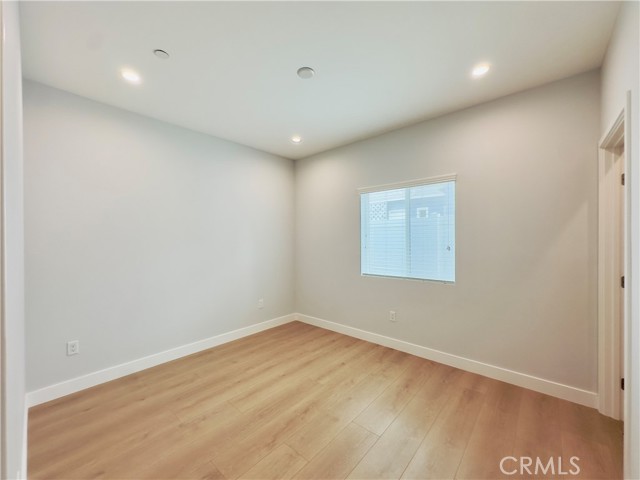 17522 1/2 Lemay Street, Lake Balboa CA: https://media.crmls.org/medias/3797d719-8b9e-49d7-b721-3f0954c10525.jpg