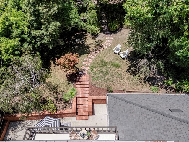 3975 Van Noord Avenue, Studio City CA: https://media.crmls.org/medias/3798637b-4451-49c2-83f2-f42dd72e203e.jpg