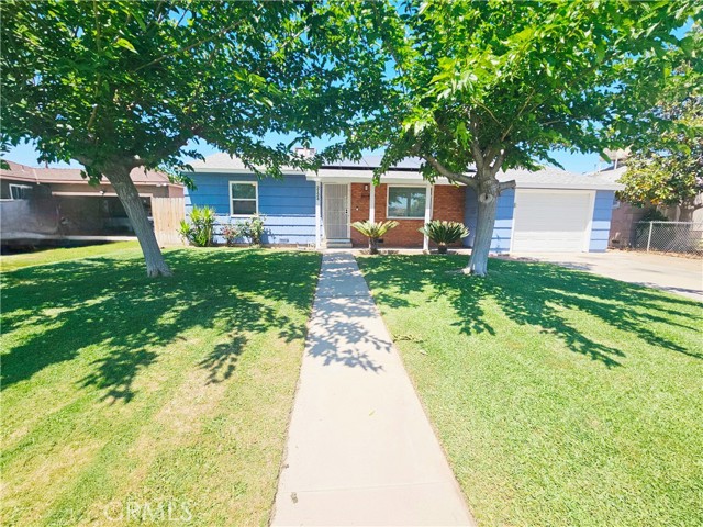 Detail Gallery Image 1 of 29 For 2124 Shamrock Way, Bakersfield,  CA 93304 - 2 Beds | 1 Baths