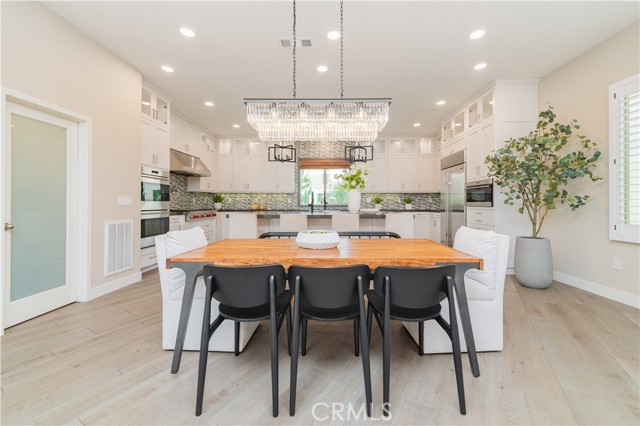 111 Bosque, Irvine CA: https://media.crmls.org/medias/3799b152-f00f-479a-bdb6-ac696ae890d5.jpg