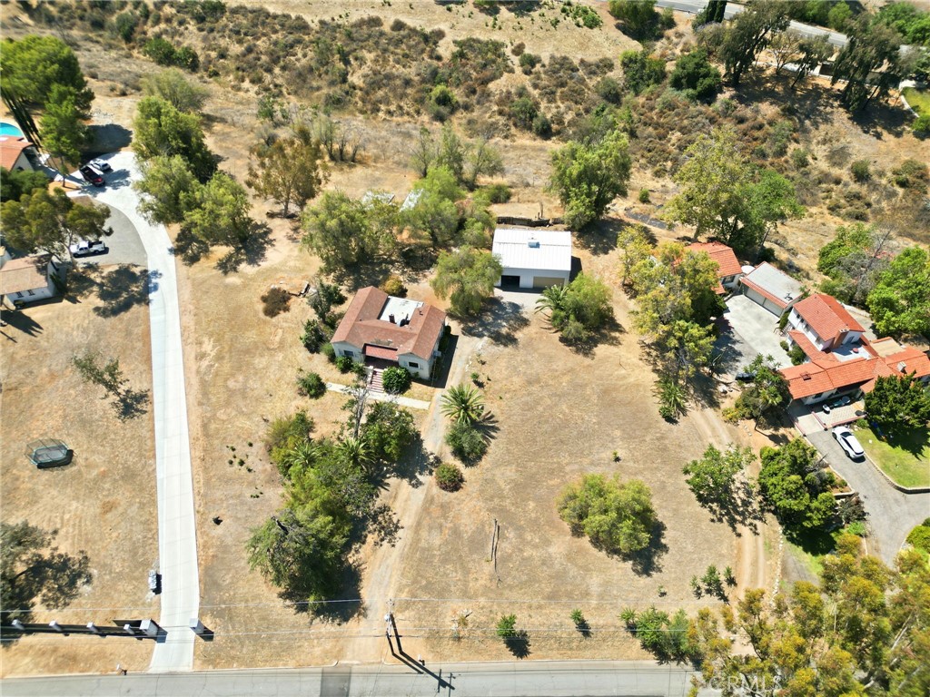 https://media.crmls.org/medias/3799f6ba-0fe9-439e-a836-5234903af772.jpg?preset=X-Large
