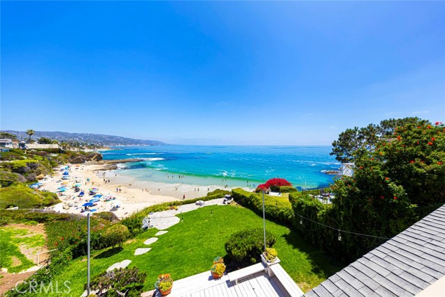 1051 Marine Drive, Laguna Beach CA: https://media.crmls.org/medias/379c0de9-f07e-479d-abaf-bacec480ac19.jpg