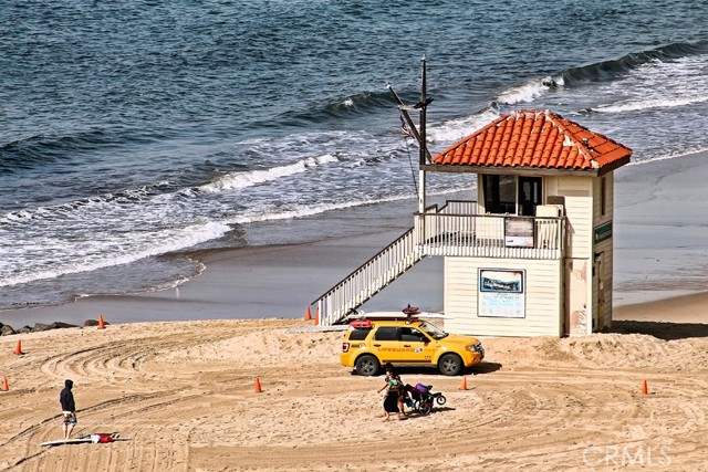 Lifeguard tower at Topaz