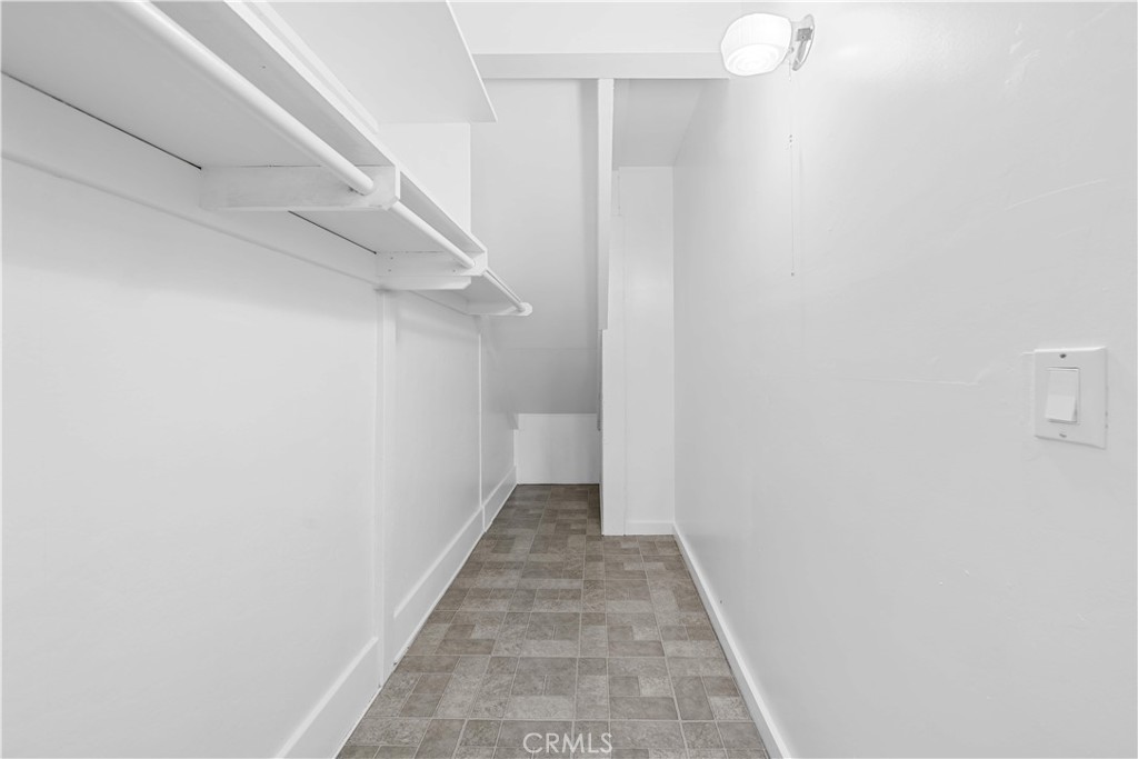 https://media.crmls.org/medias/379eb20f-30bb-4be0-82bd-52a66b91ccbe.jpg?preset=X-Large