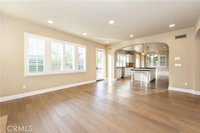 Detail Gallery Image 6 of 31 For 23 Breezes, Irvine,  CA 92620 - 4 Beds | 4/1 Baths