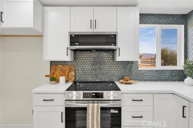 Detail Gallery Image 13 of 61 For 14344 Central Rd, Apple Valley,  CA 92307 - 4 Beds | 2 Baths