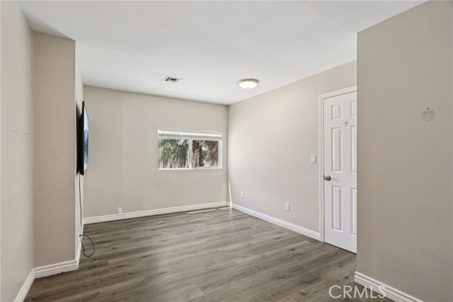 Detail Gallery Image 14 of 51 For 17043 Celtic St, Granada Hills,  CA 91344 - 4 Beds | 3 Baths