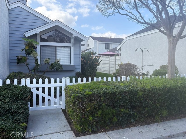 Front Image Thumbnail for CROC26018968