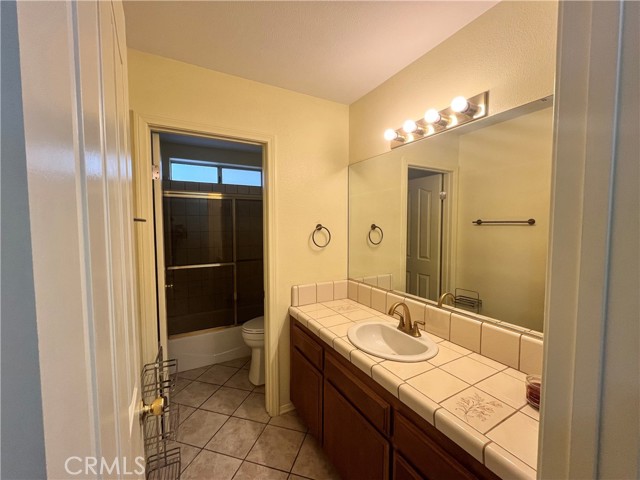 Detail Gallery Image 13 of 18 For 18668 Kamana Rd, Apple Valley,  CA 92307 - 3 Beds | 2/1 Baths