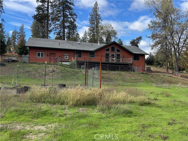 5906 Pine Top Drive, Mariposa CA: https://media.crmls.org/medias/379fb15f-5f2e-45b0-b611-797b0821e45c.jpg
