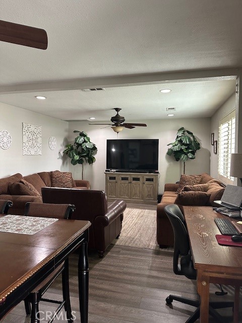 Detail Gallery Image 12 of 41 For 2311 Volya Ct, Colton,  CA 92324 - 4 Beds | 3/1 Baths