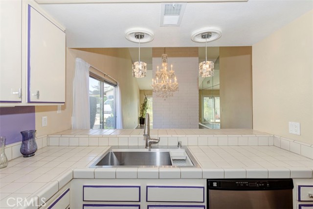 Detail Gallery Image 8 of 22 For 1682 Aspen Village Way, West Covina,  CA 91791 - 2 Beds | 2 Baths