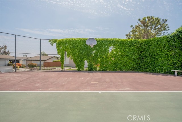 Detail Gallery Image 32 of 33 For 1046 Royal Oaks Dr #B,  Monrovia,  CA 91016 - 3 Beds | 2/1 Baths