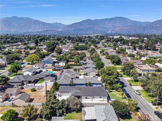 2451 Graydon Avenue, Monrovia CA: https://media.crmls.org/medias/37a18d56-0460-48cb-87b8-00fb70dd5079.jpg