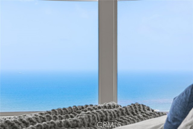 900 Gainsborough Drive, Laguna Beach CA: https://media.crmls.org/medias/37a23876-9055-4e4f-9707-306b2578c5a6.jpg