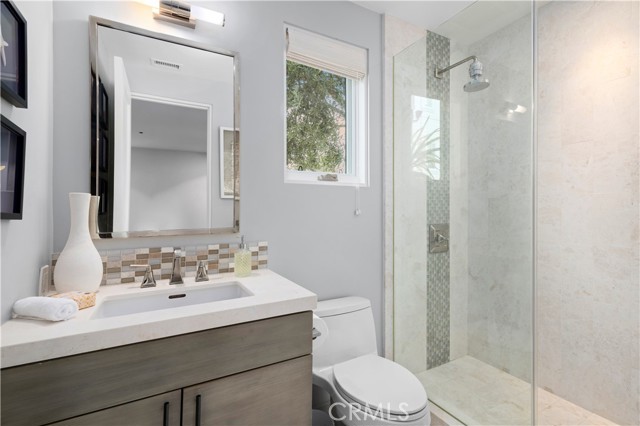 3731 5th Avenue, Corona del Mar CA: https://media.crmls.org/medias/37a277a4-613d-480c-9068-df71d01cd4b7.jpg