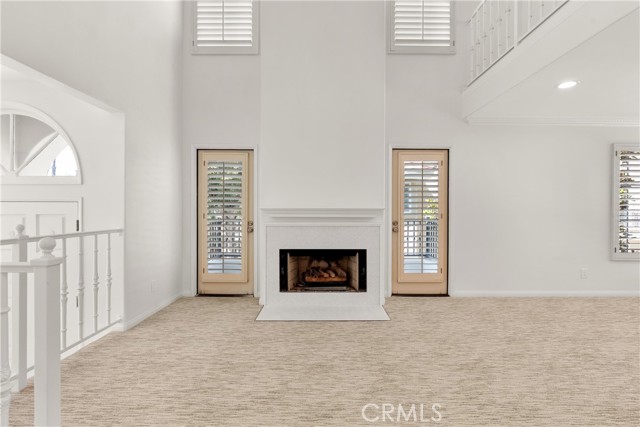 6042 Shadowbrook Circle, Huntington Beach CA: https://media.crmls.org/medias/37a29e85-ad72-4281-b0b3-bcd1facc8f91.jpg