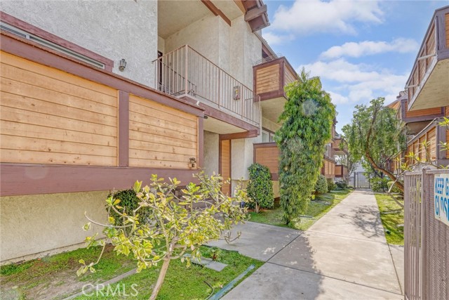 Detail Gallery Image 2 of 40 For 5540 Sylmar Ave #5,  Sherman Oaks,  CA 91401 - 2 Beds | 2 Baths
