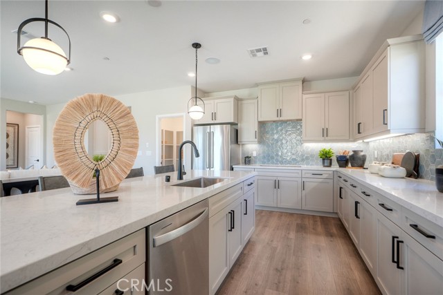 Detail Gallery Image 4 of 25 For 2055 Woolem Pl, Escondido,  CA 92026 - 3 Beds | 2/1 Baths
