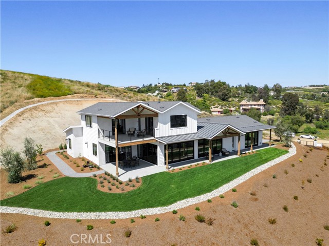 Detail Gallery Image 2 of 34 For 38721 Calle De Torres, Temecula,  CA 92592 - 5 Beds | 4 Baths