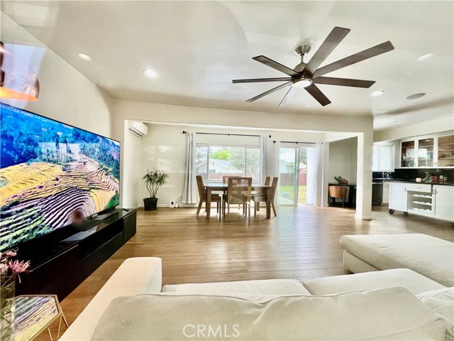 15130 15130 Septo, Mission Hills (San Fernando) CA: https://media.crmls.org/medias/37a3e5ff-eb68-4369-890c-95b74777a3c7.jpg
