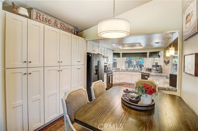 18687 Chickory Drive, Riverside CA: https://media.crmls.org/medias/37a427e0-1138-4d3e-8f80-117177c3877c.jpg