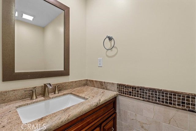 Detail Gallery Image 24 of 31 For 8471 Bedford Motor, Corona,  CA 92883 - 4 Beds | 4 Baths