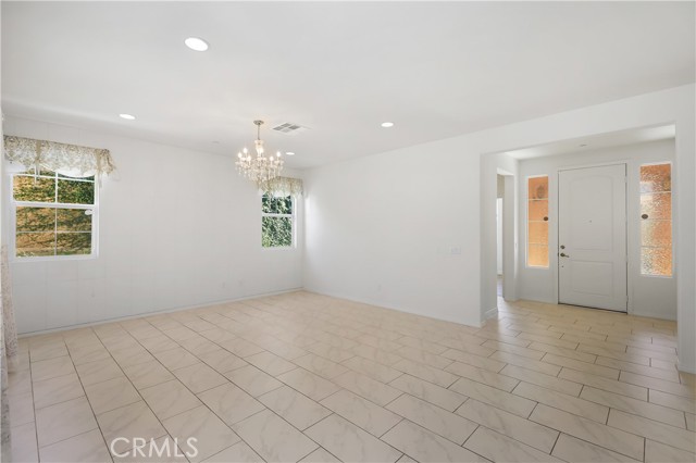 309 W Via Rua Flores, Ontario CA: https://media.crmls.org/medias/37a49f72-1817-4652-bd24-95c483c142fd.jpg