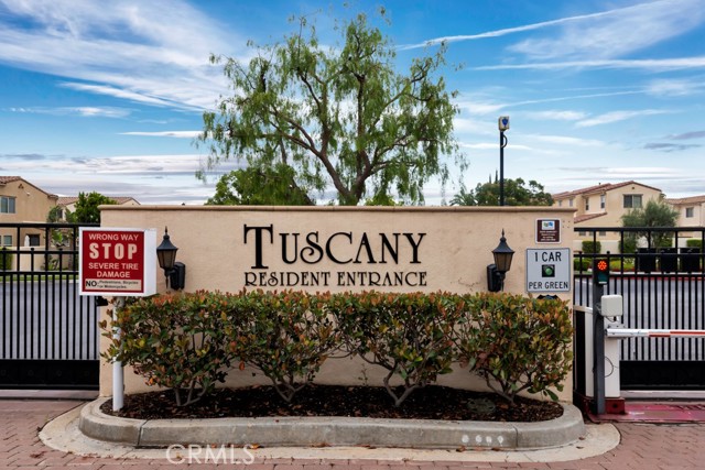 20212 Pienza Lane, Porter Ranch CA: https://media.crmls.org/medias/37a4a1ff-f822-4255-a6db-2d5dd6a8e775.jpg