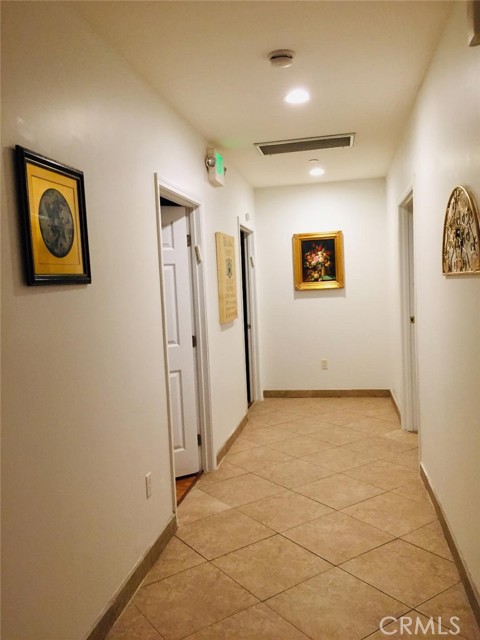 Detail Gallery Image 10 of 26 For 5935 Wilbur Ave, Tarzana,  CA 91356 - 7 Beds | 7 Baths