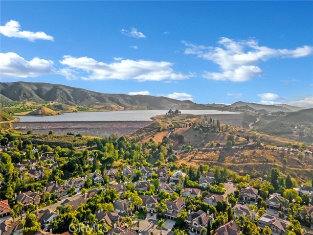 125 Heath Meadow Place, Simi Valley CA: https://media.crmls.org/medias/37a5b6d0-32e6-48d5-b471-98fc1eae3258.jpg