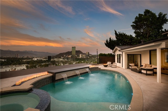 Detail Gallery Image 1 of 46 For 11039 Wrightwood Pl, Studio City,  CA 91604 - 3 Beds | 3 Baths