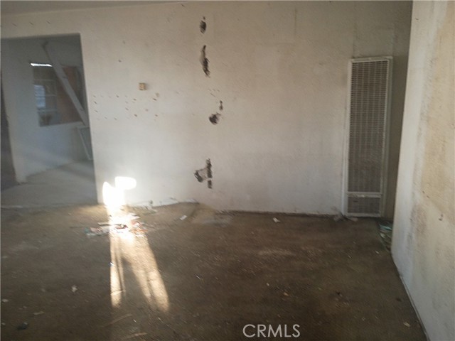 Detail Gallery Image 9 of 29 For 23983 E Central, San Bernardino,  CA 92408 - 3 Beds | 1 Baths