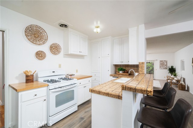 Detail Gallery Image 6 of 30 For 1389 3rd St, La Verne,  CA 91750 - 4 Beds | 2 Baths