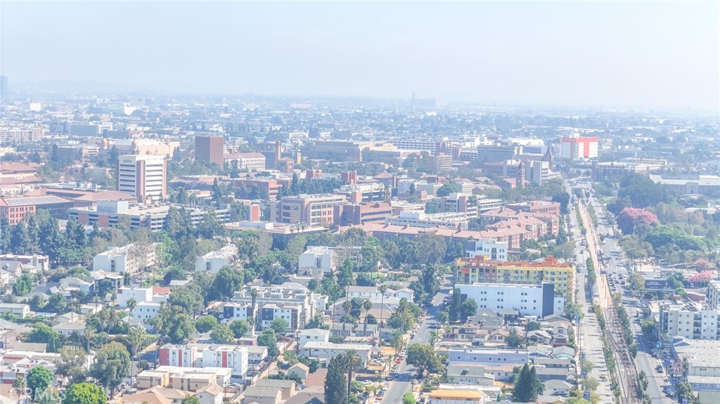 https://media.crmls.org/medias/37a8011b-0f20-4120-a26d-ab5a3430668f.jpg?preset=X-Large