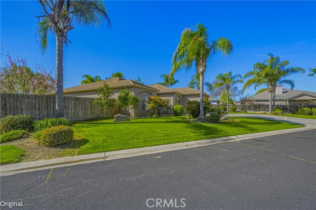 Detail Gallery Image 4 of 71 For 4115 Bella Vista St, Chowchilla,  CA 93610 - 3 Beds | 2 Baths