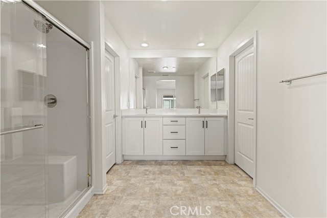 Detail Gallery Image 10 of 21 For 1796 Park Place Ln, Riverside,  CA 92501 - 3 Beds | 2/1 Baths