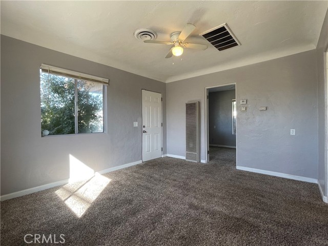 Detail Gallery Image 3 of 15 For 429 Wilson Ave, Bakersfield,  CA 93308 - 2 Beds | 1 Baths