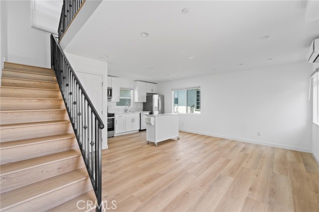 18656 Runnymede Street, Reseda CA: https://media.crmls.org/medias/37aa86aa-60e8-4409-b9fb-4195bb3c8ab8.jpg