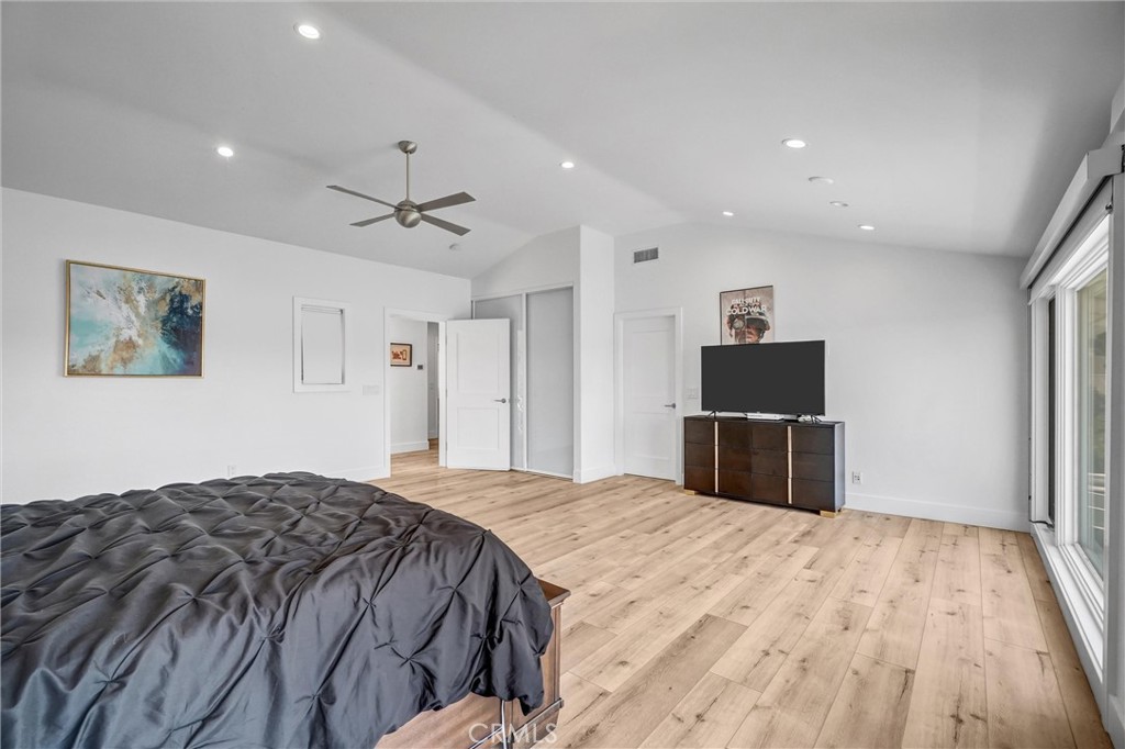 MLS #OC26094909 image #33