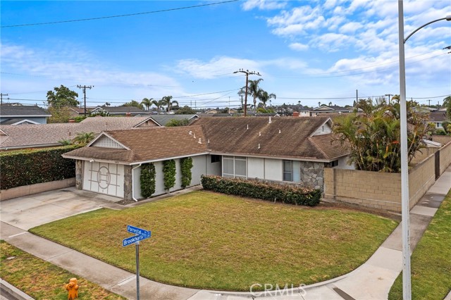 Detail Gallery Image 1 of 13 For 10022 Forrestal Dr, Huntington Beach,  CA 92646 - 4 Beds | 2 Baths